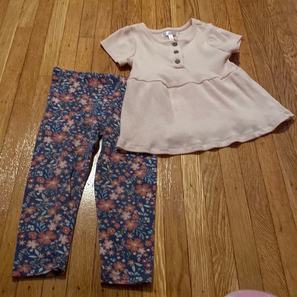 T-shirt and legging outfit